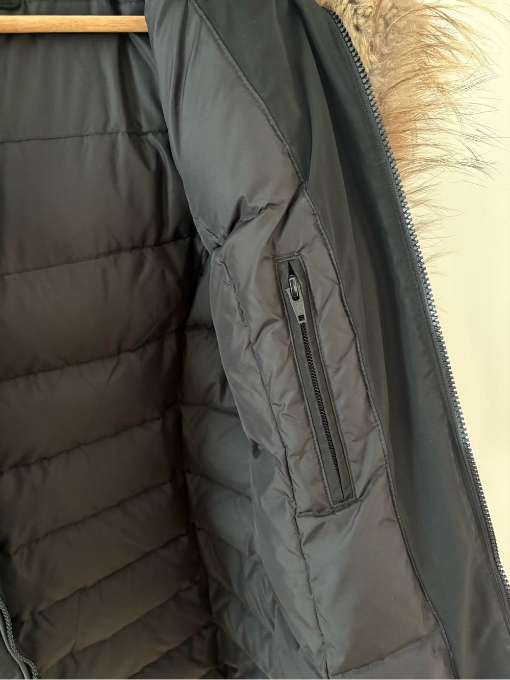 RUDSAK Black Down Fur Trimmed Midi Parka Leather Sleeves Size Medium Luxury Chic - Picture 11 of 16